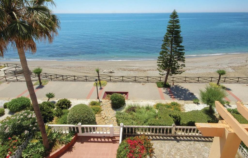 Penthouse On The Beachfront Εστεπόνα Εξωτερικό φωτογραφία